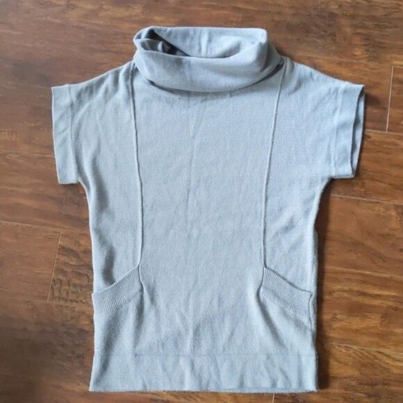 Xhilaration Short sleeve roll neck sweater - Picture 1 of 5